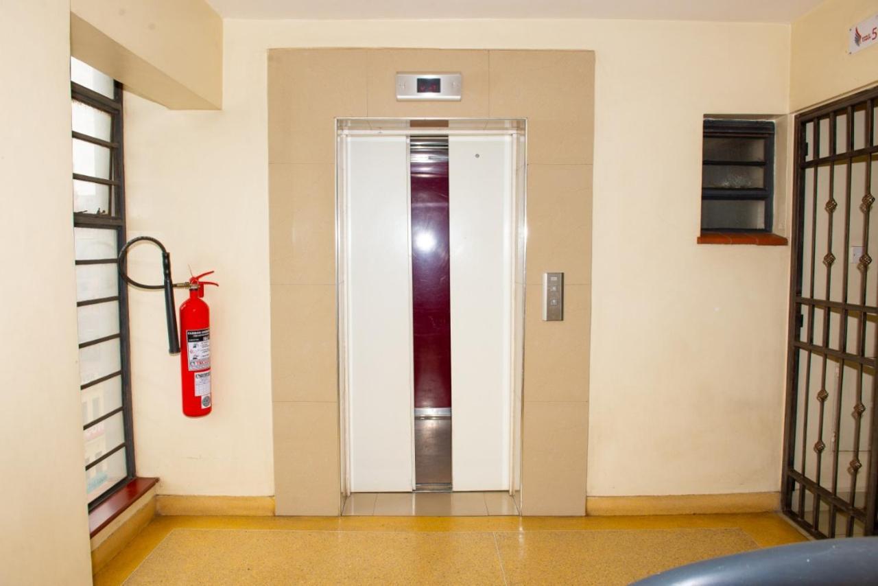Mercy-Phillips Apartments Located At Eagle Tower Building Nairobi City Centre Eksteriør billede