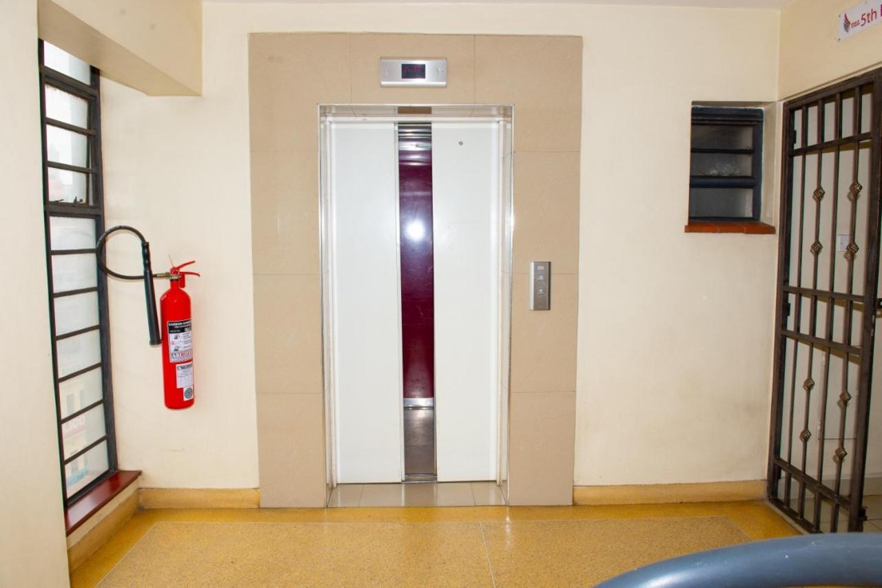 Mercy-Phillips Apartments Located At Eagle Tower Building Nairobi City Centre Eksteriør billede