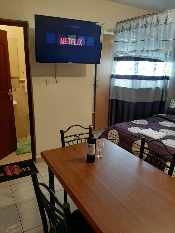 Mercy-Phillips Apartments Located At Eagle Tower Building Nairobi City Centre Eksteriør billede